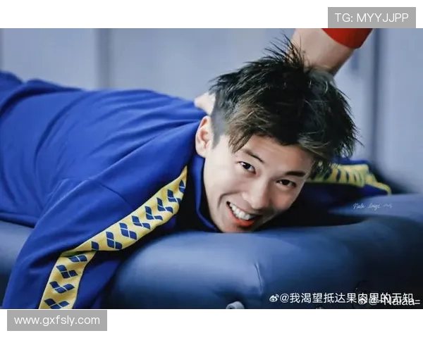 汪顺奥林匹克日挑战 10 个钻石俯卧撑成功！奥运冠军示范硬核健身(1)